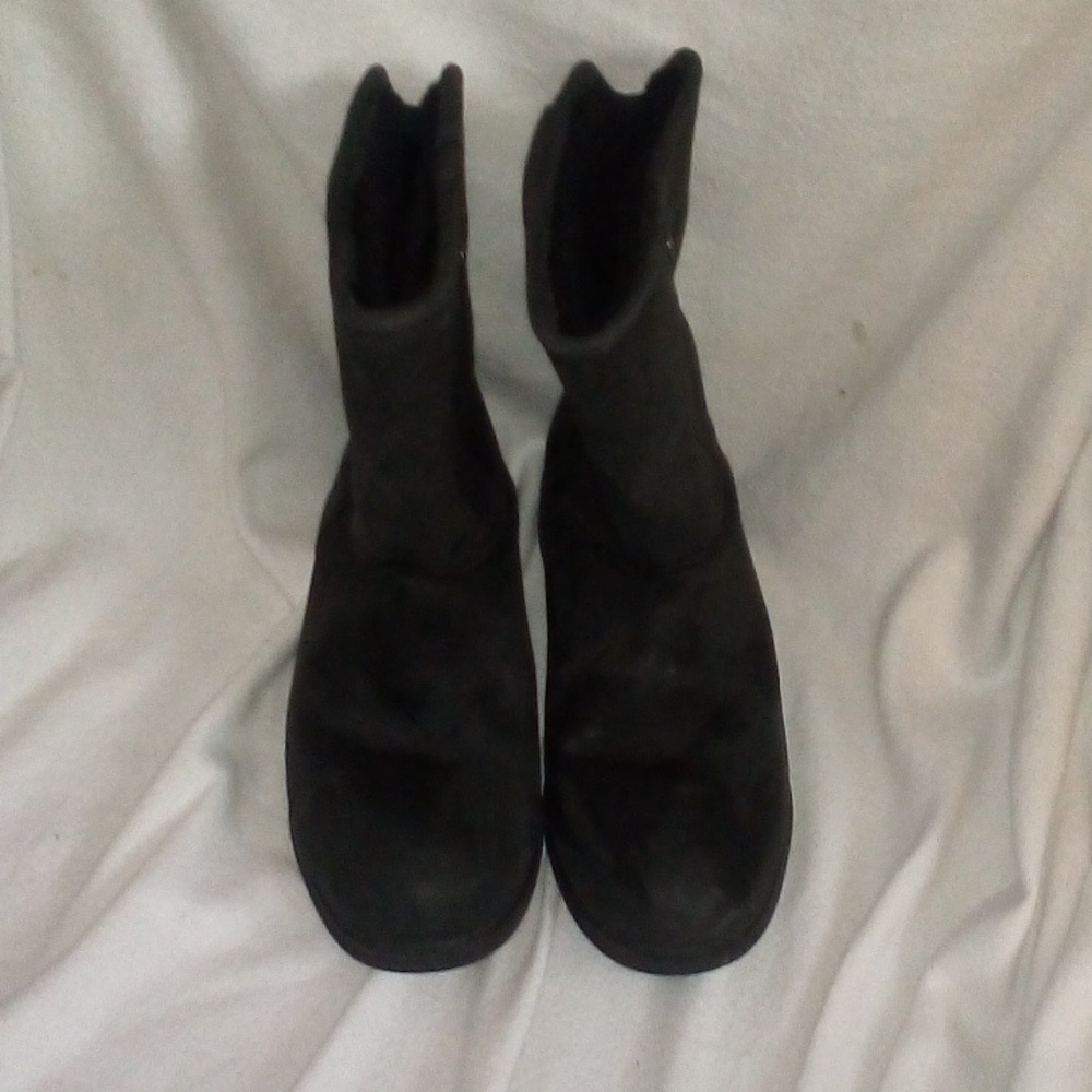 Women black boots